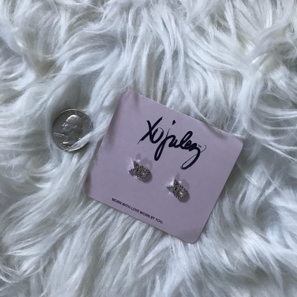 {xojulez} XoXo Rhodium Silver Rhinestone Studs - Picture 3 of 4